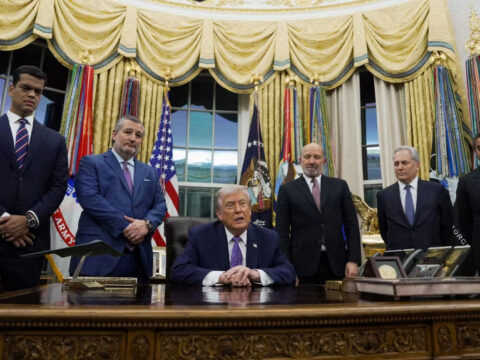 c-2025-12-11t232848z-2050997561-rc2neiae32ma-rtrmadp-3-usa-trump - Alpha